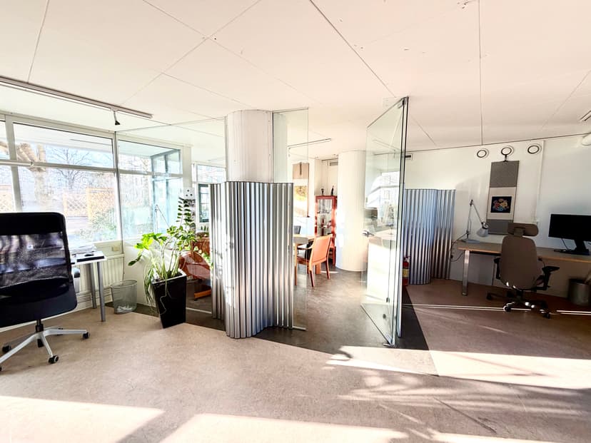 Bright and airy office in Gärdet